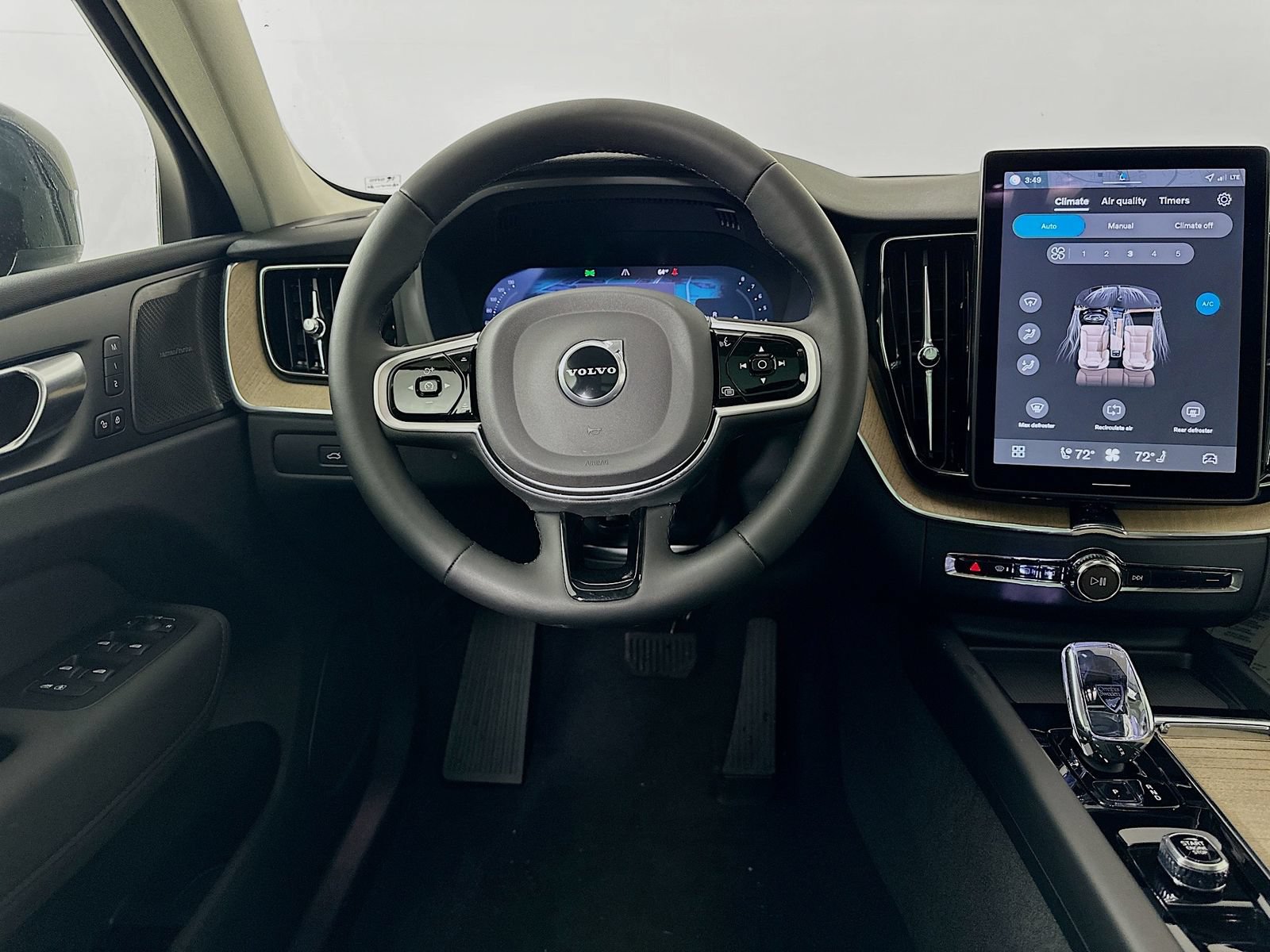 New 2026 Volvo XC60 B5 Plus w/ Protection Package Premier AWD/4WD image 15
