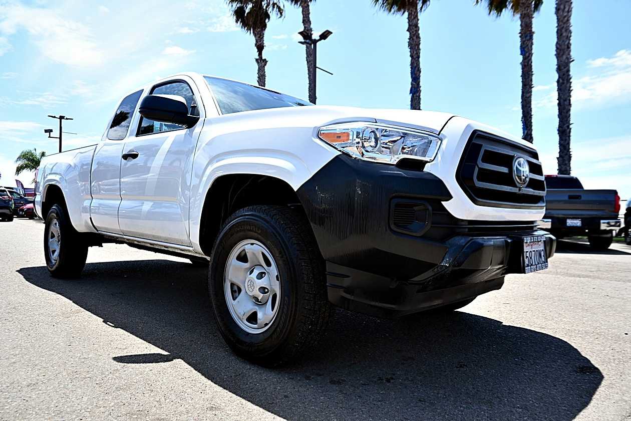 Used 2022 Toyota Tacoma SR RWD image 3
