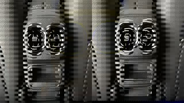 Used 2025 Mercedes-Benz GLC 300 4MATIC image 88