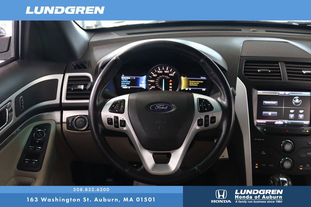 Used 2014 Ford Explorer XLT w/ Equipment Group 202A AWD/4WD image 18