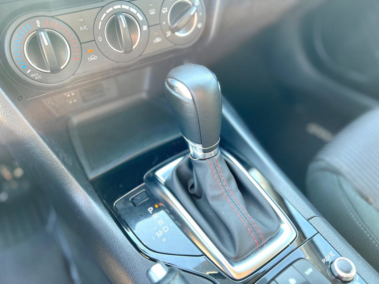 Used 2015 MAZDA MAZDA3 i Touring image 28