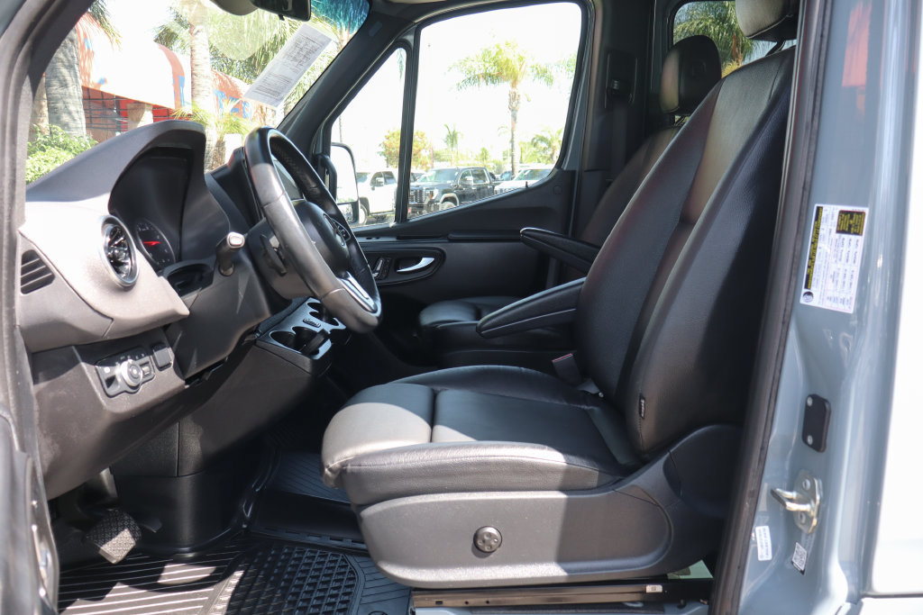 Used 2023 Mercedes-Benz Sprinter 2500 image 22