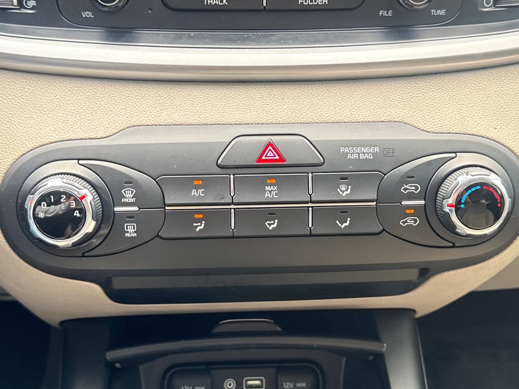 Used 2017 Kia Sorento FWD image 24