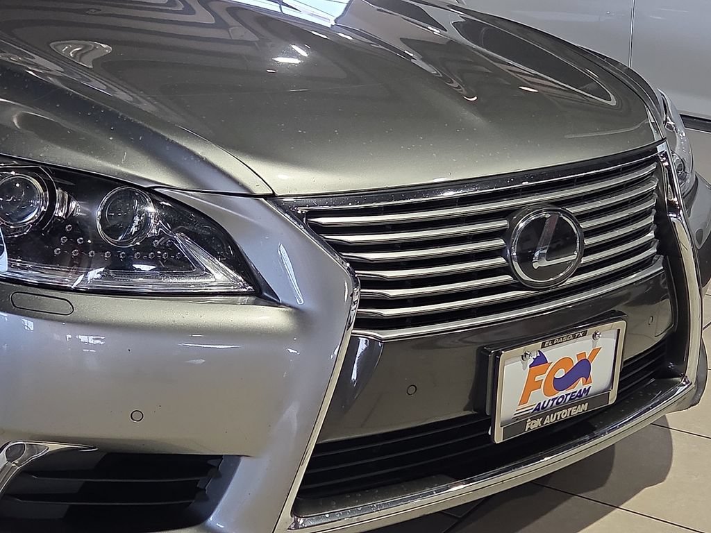 Used 2017 Lexus LS 460 RWD image 7