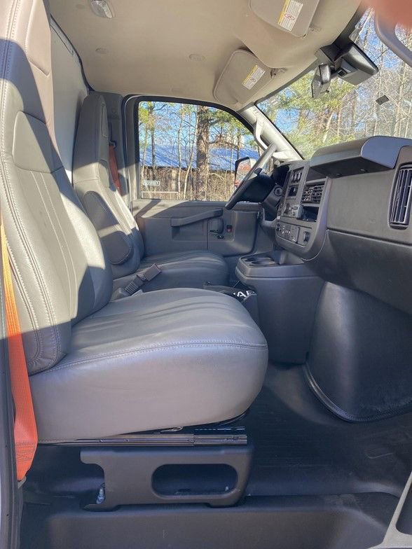 Used 2024 Chevrolet Express 3500 w/ Power Convenience Package image 14