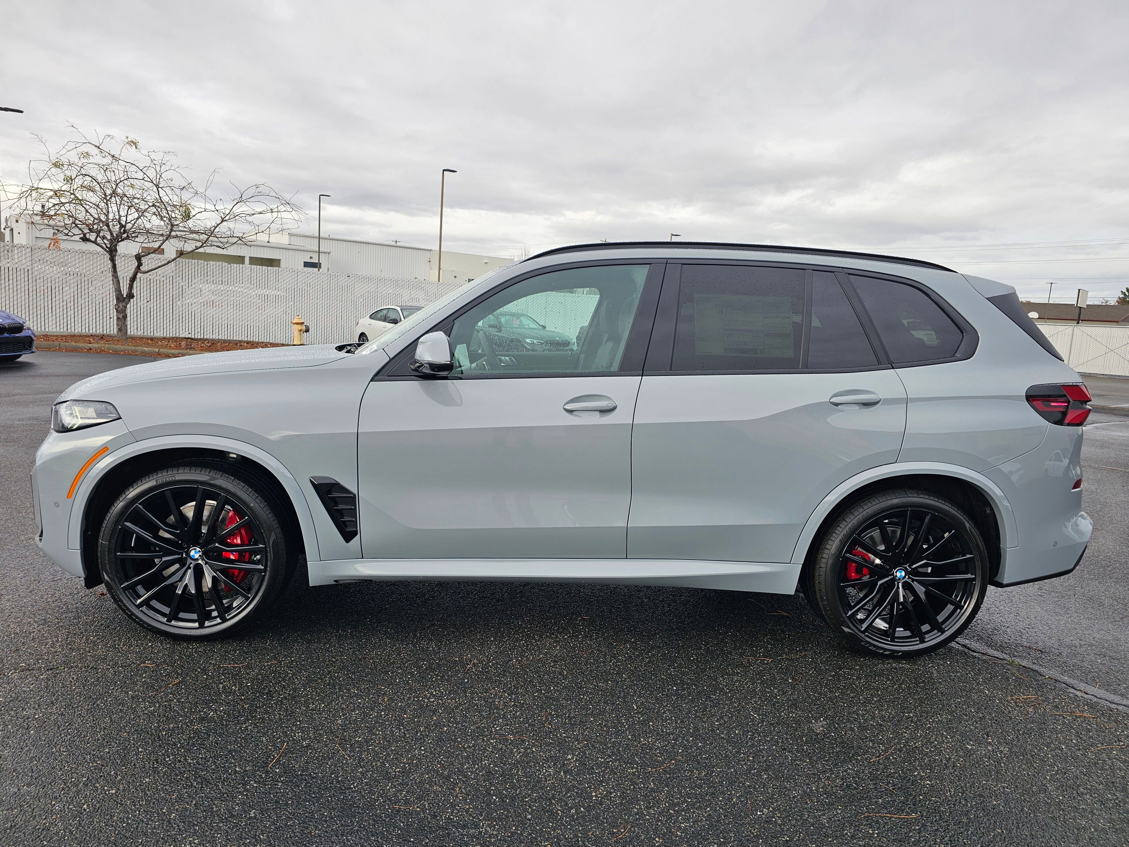 New 2026 BMW X5 xDrive40i w/ M Sport Package image 3