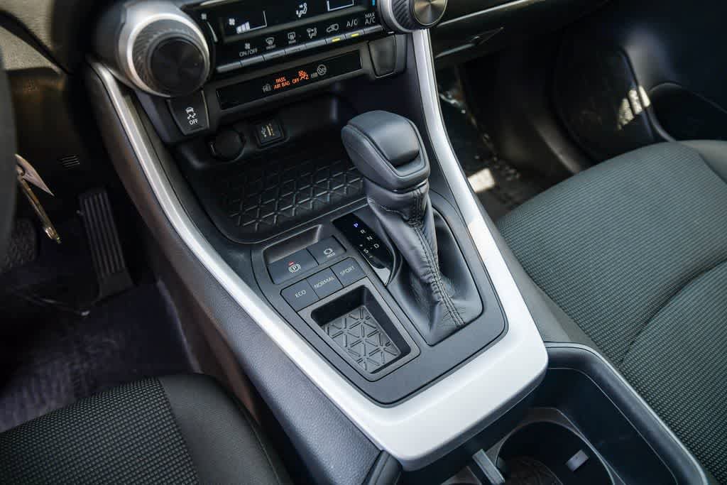 Used 2023 Toyota RAV4 LE FWD image 19