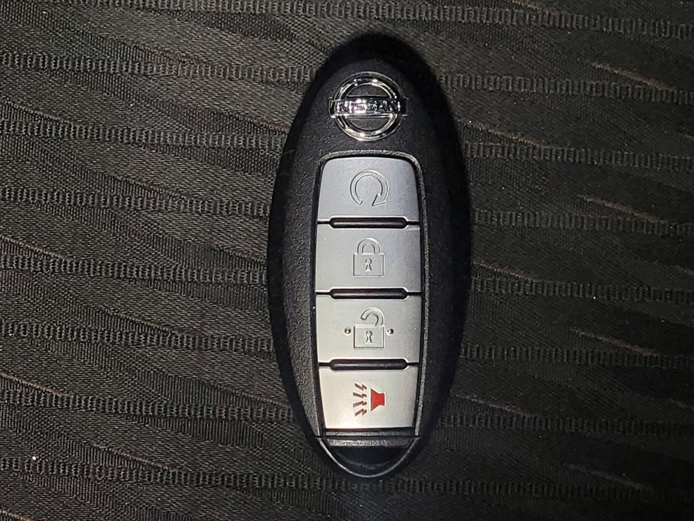 Used 2017 Nissan Rogue SV FWD image 32
