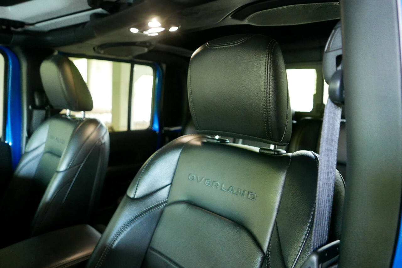 Used 2020 Jeep Gladiator Overland image 23