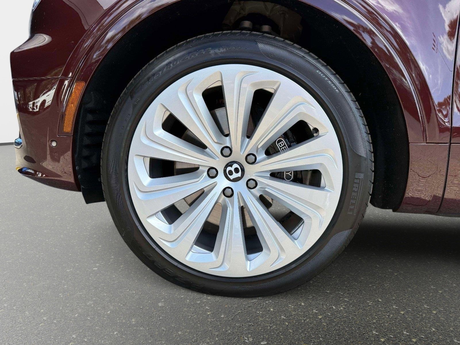 Used 2022 Bentley Bentayga image 13