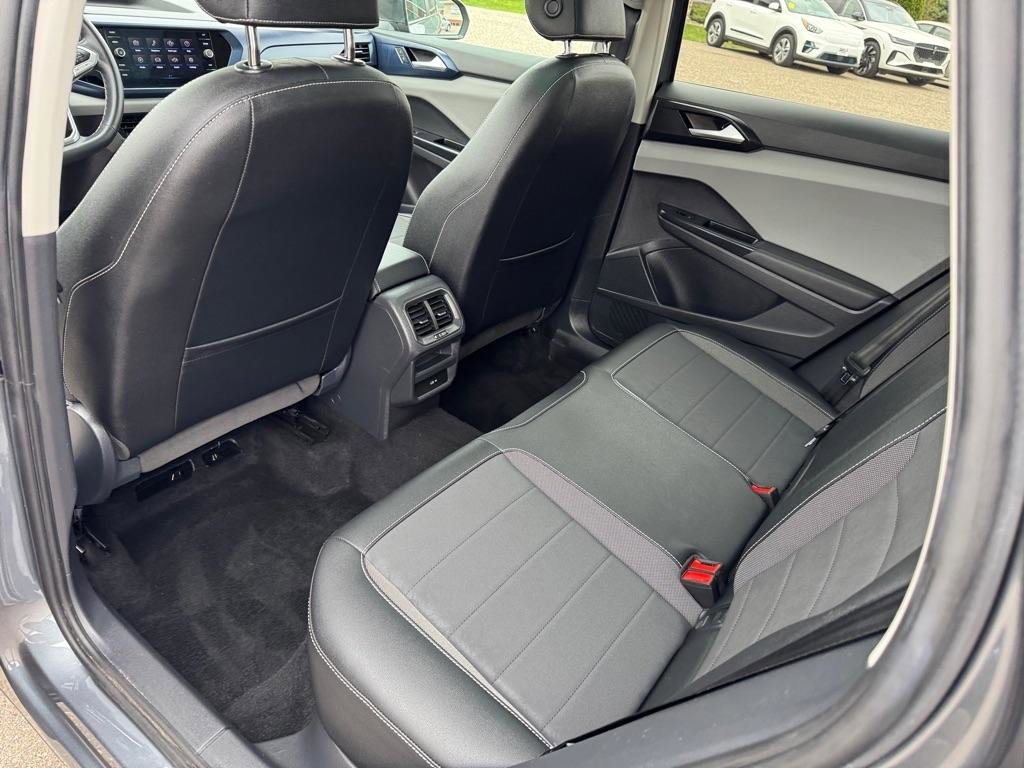 Used 2022 Volkswagen Taos SE image 19