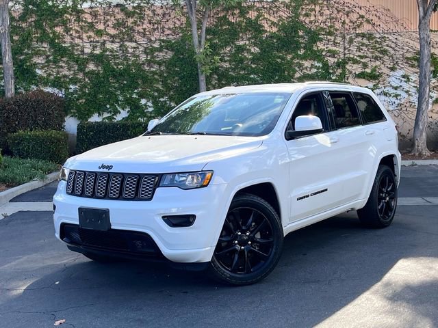 Used 2019 Jeep Grand Cherokee Altitude image 3