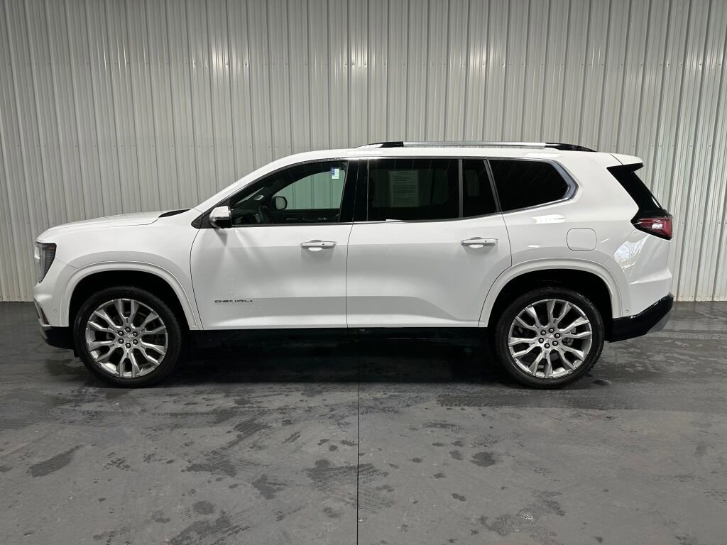 Used 2025 GMC Acadia Denali w/ Super Cruise Package image 4