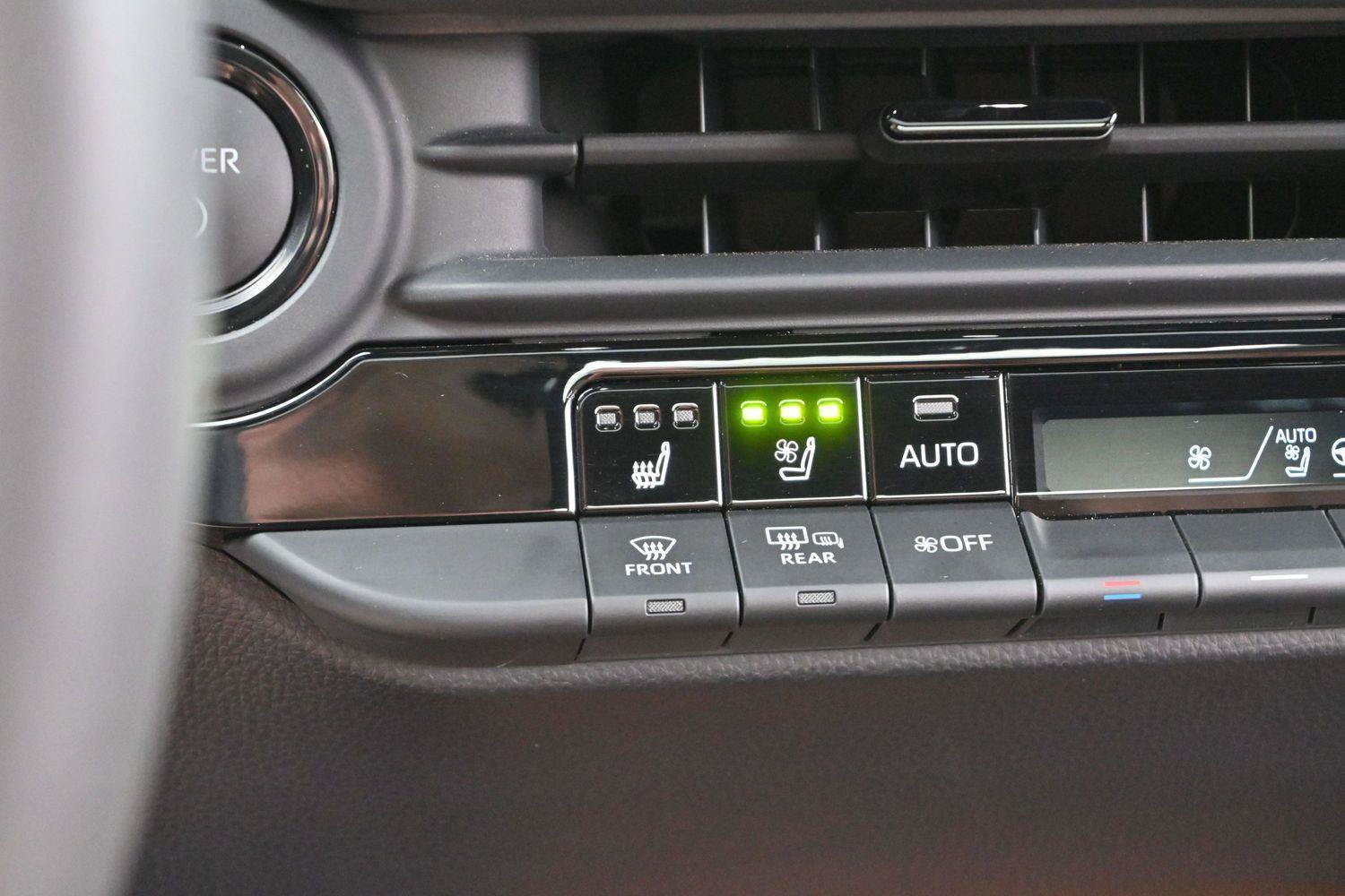 Used 2025 Toyota Crown Signia AWD/4WD image 25