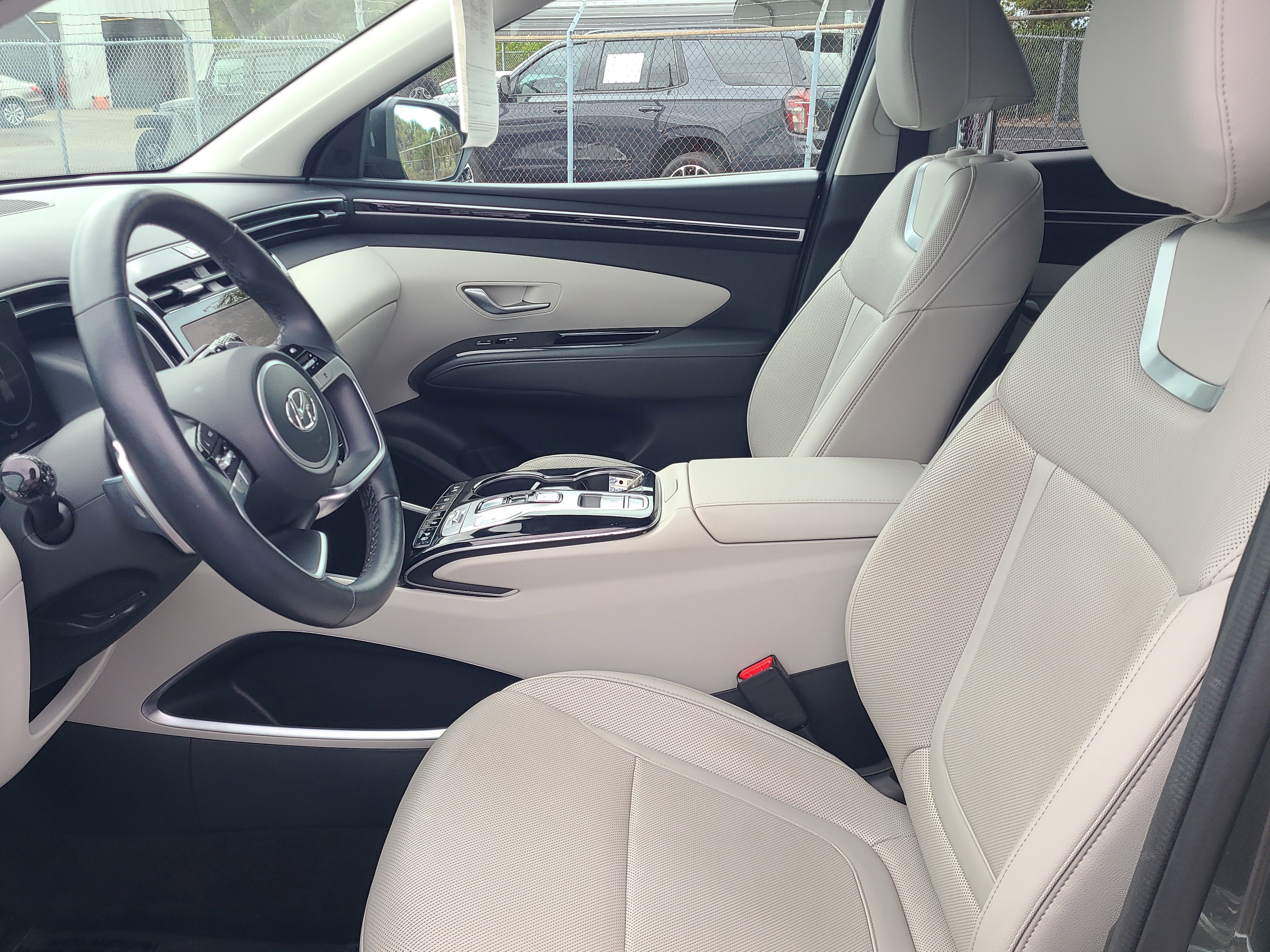 Used 2022 Hyundai Tucson Limited image 21