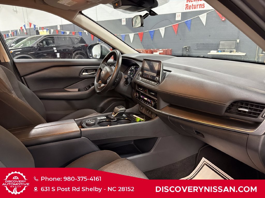 Certified 2025 Nissan Rogue SV AWD/4WD image 39