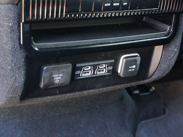 Used 2024 Jeep Wagoneer L Series II w/ Flexible Seating Group AWD/4WD image 28