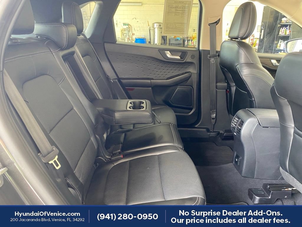 Used 2020 Ford Escape Titanium w/ Titanium Premium Package 2.0 AWD/4WD image 22
