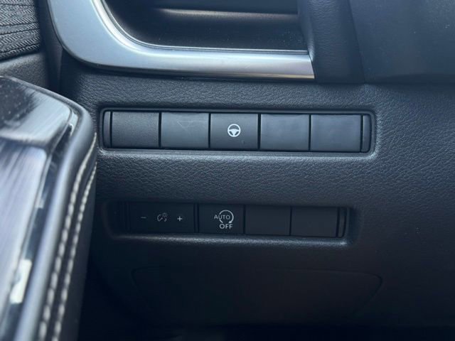 Used 2023 Nissan Rogue SV image 28