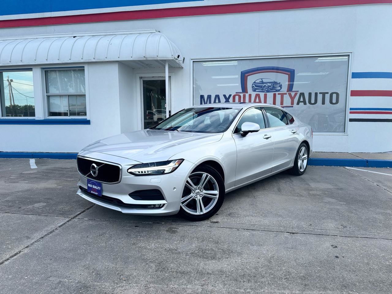 Used 2018 Volvo S90 T5 Momentum w/ Convenience Package AWD/4WD image 2