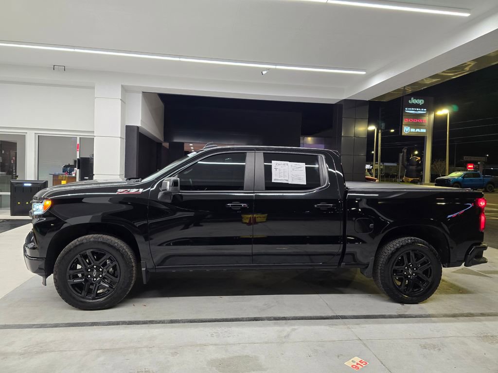 Used 2025 Chevrolet Silverado 1500 RST image 3