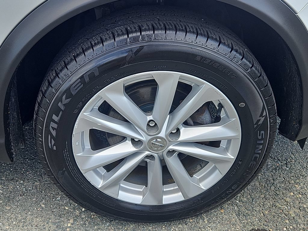 Used 2017 Nissan Rogue Sport SV AWD/4WD image 10
