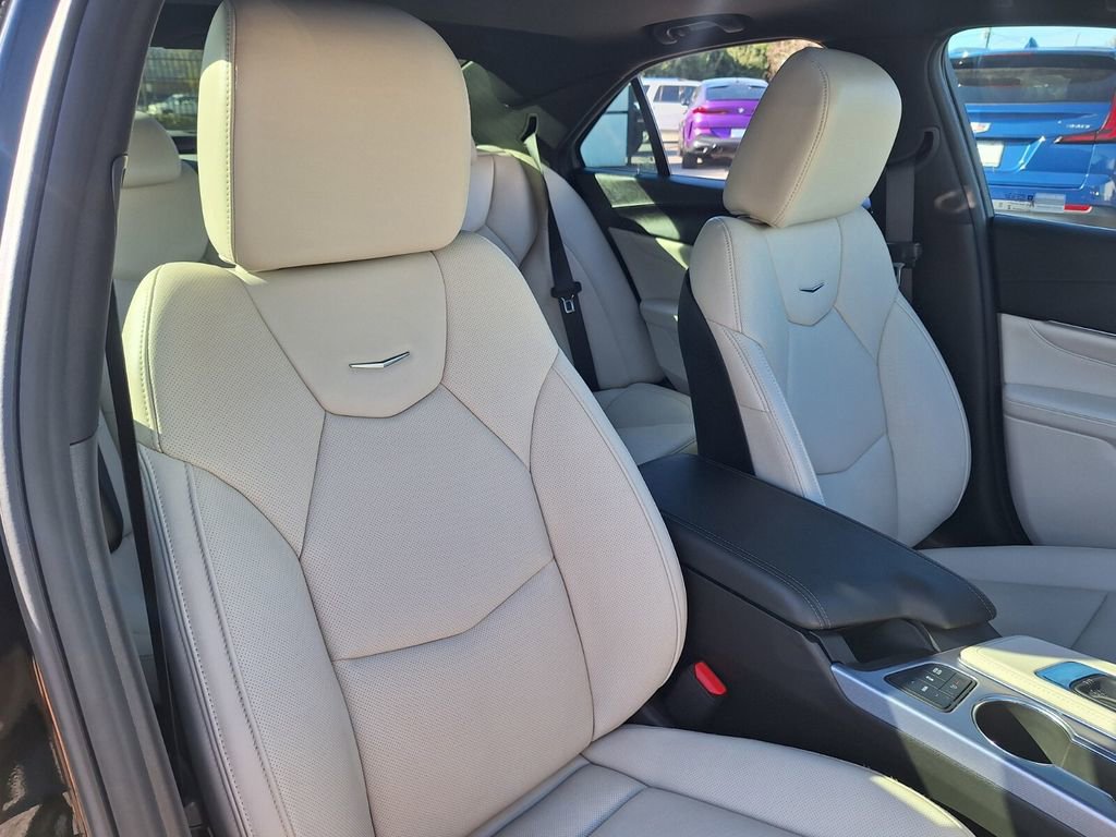 Certified 2025 Cadillac CT4 Premium Luxury image 30