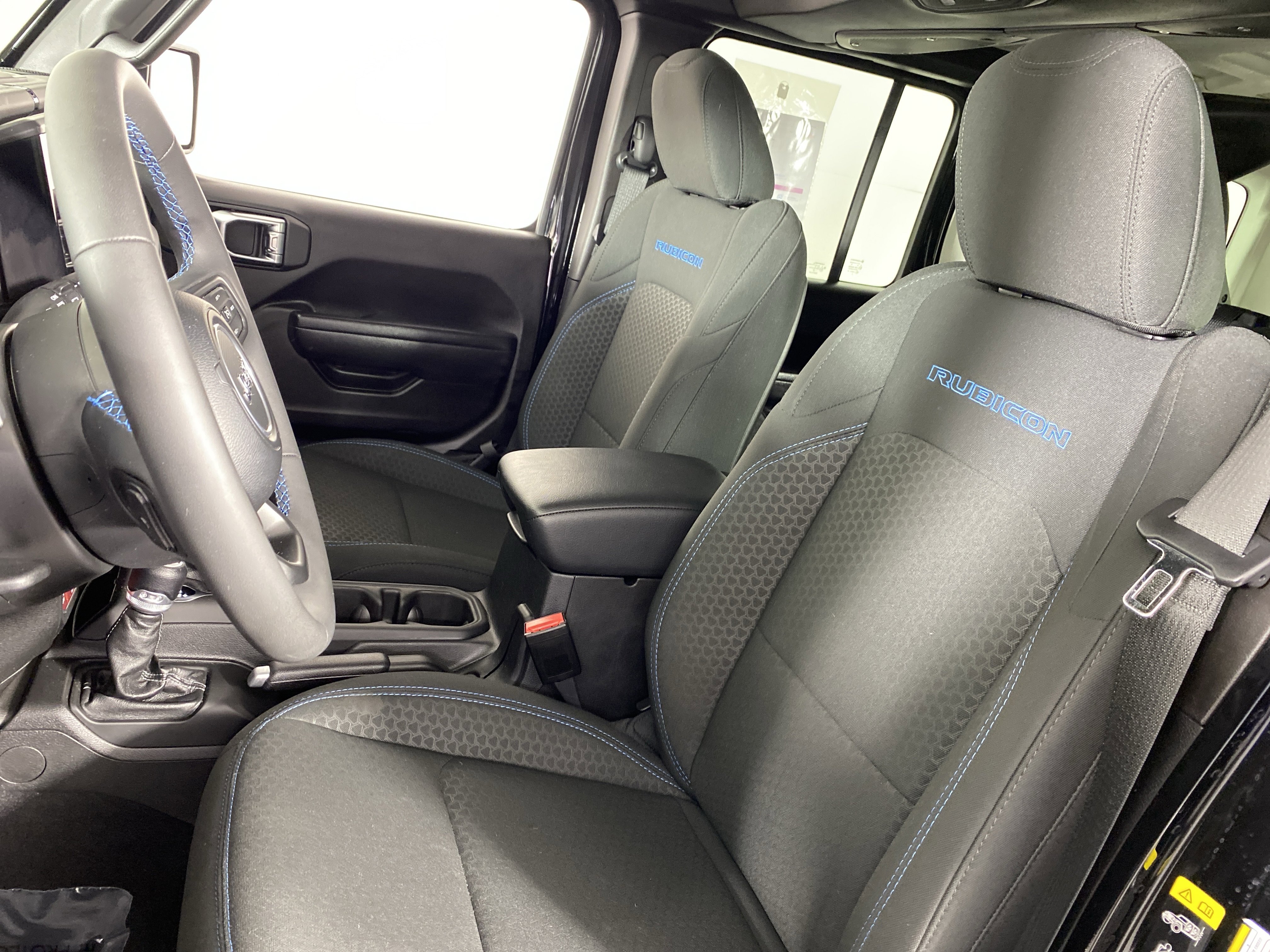 Used 2025 Jeep Wrangler Unlimited Rubicon 4xe AWD/4WD image 15