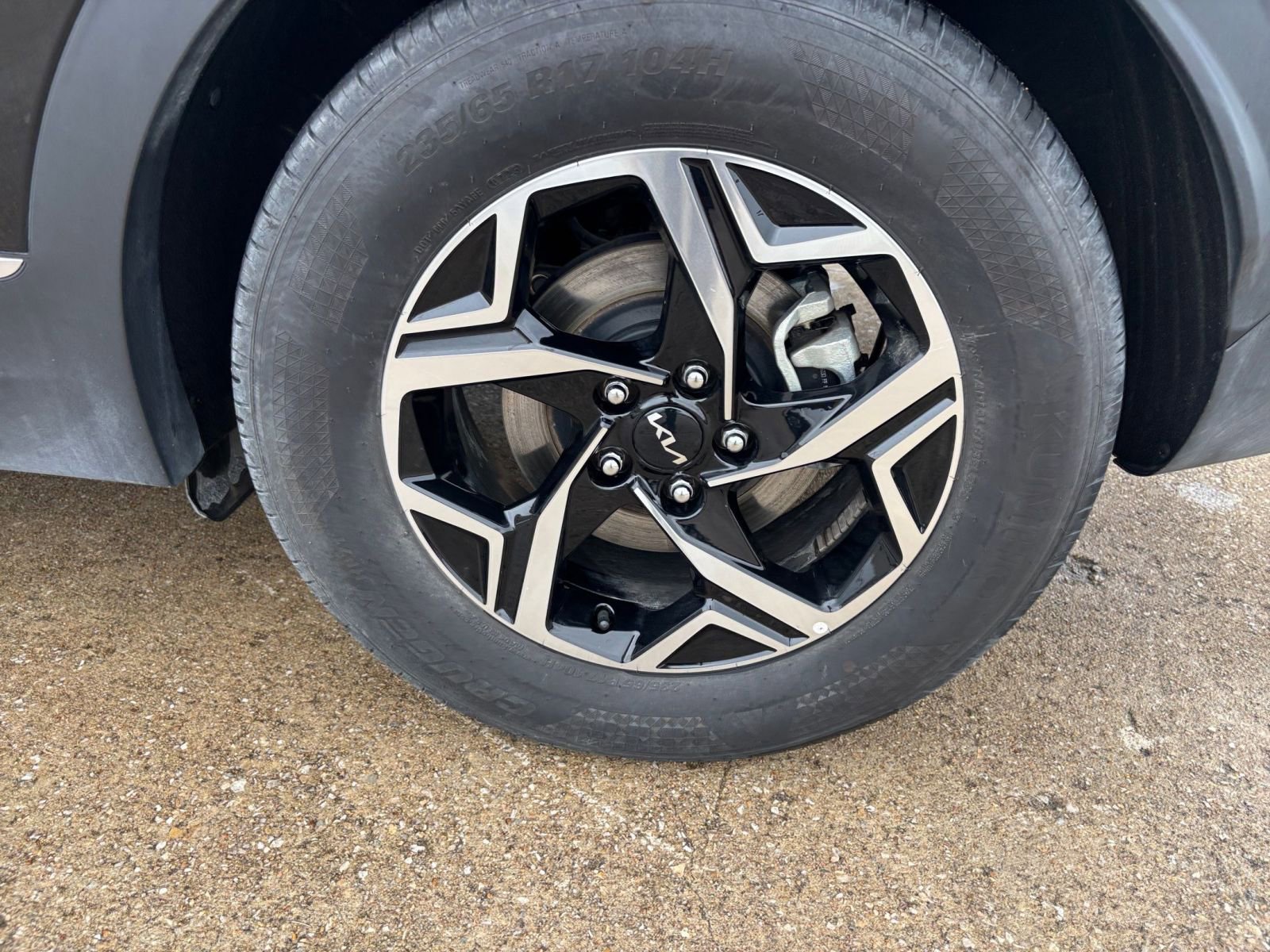 Used 2025 Kia Sportage LX image 29