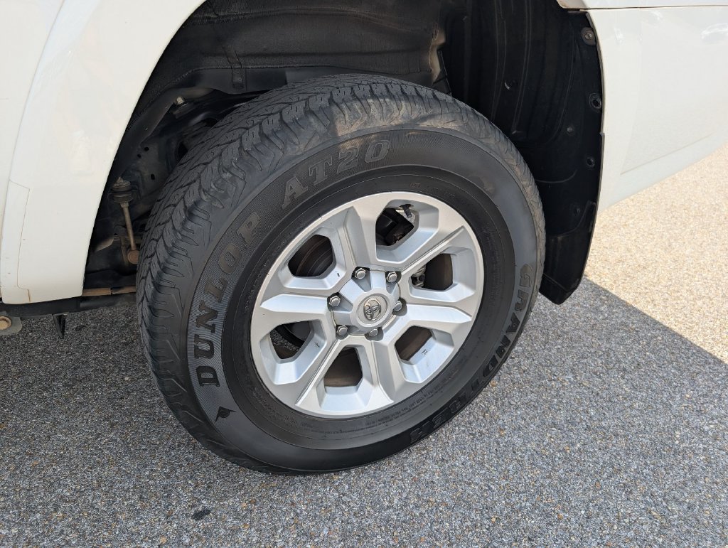 Used 2024 Toyota 4Runner SR5 AWD/4WD image 30