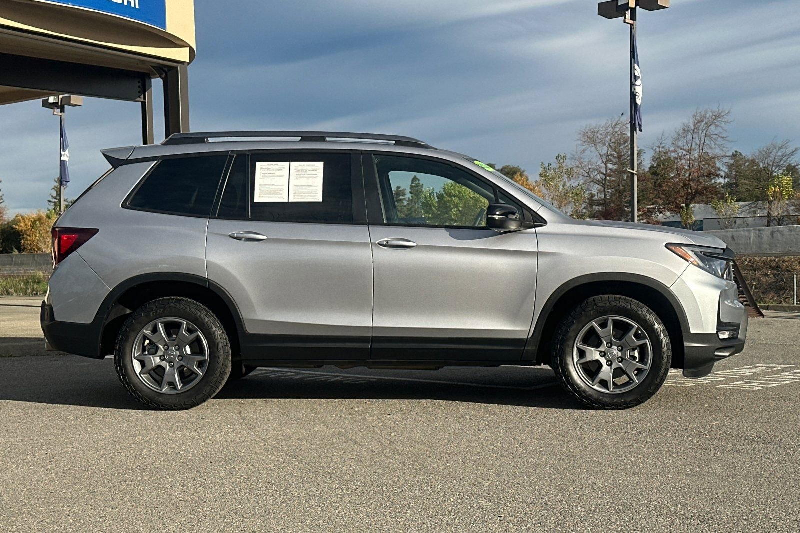 Used 2024 Honda Passport TrailSport image 3