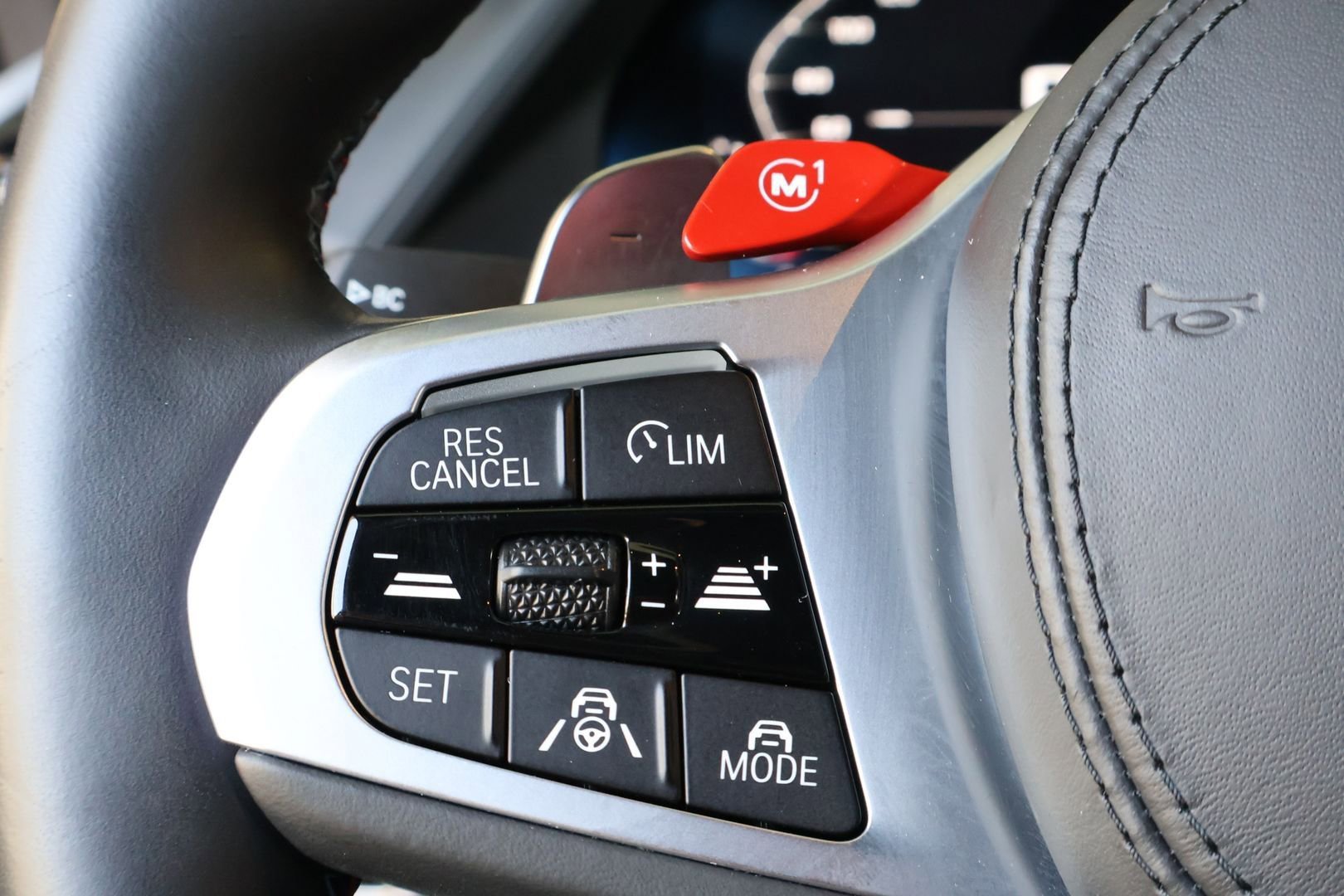 Used 2023 BMW X6 M w/ Executive Package image 24