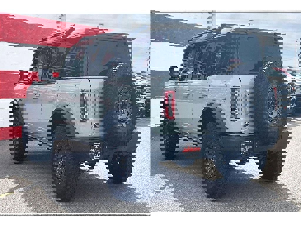 Used 2024 Ford Bronco Outer Banks image 13