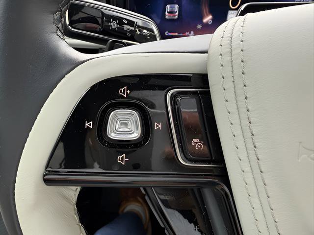 Used 2025 Lincoln Aviator Black Label AWD/4WD image 17