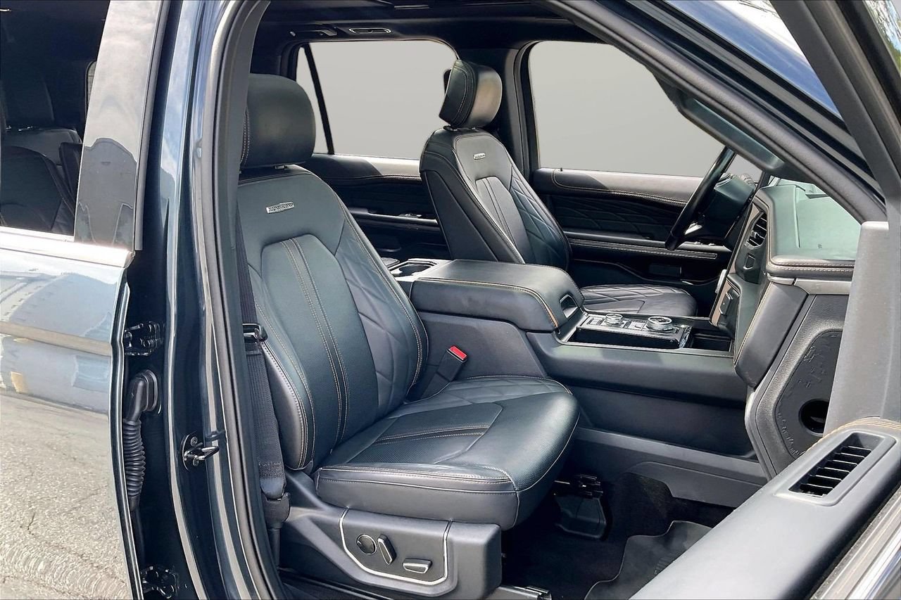 Used 2022 Ford Expedition Platinum AWD/4WD image 25
