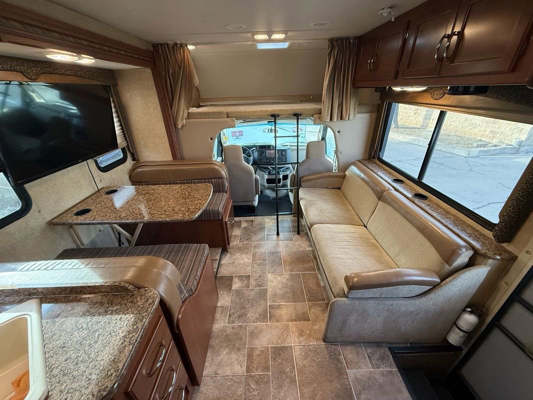 Used 2015 Ford E-450 and Econoline 450 Super Duty w/ Motorhome Prep Package image 9