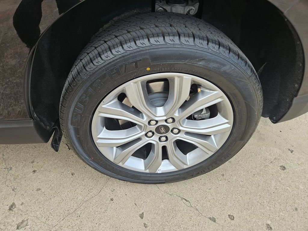 Used 2024 Ford Edge Titanium image 29