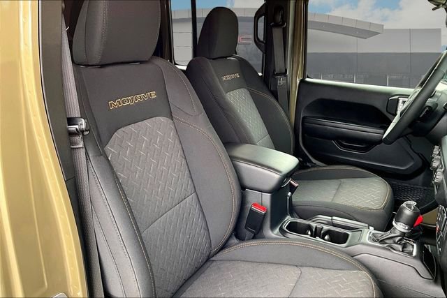 Used 2025 Jeep Gladiator Mojave w/ Convenience Group image 7