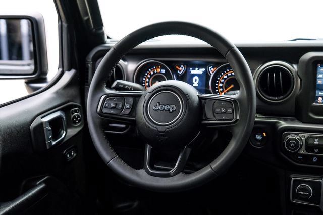 Used 2023 Jeep Gladiator Sport AWD/4WD image 40