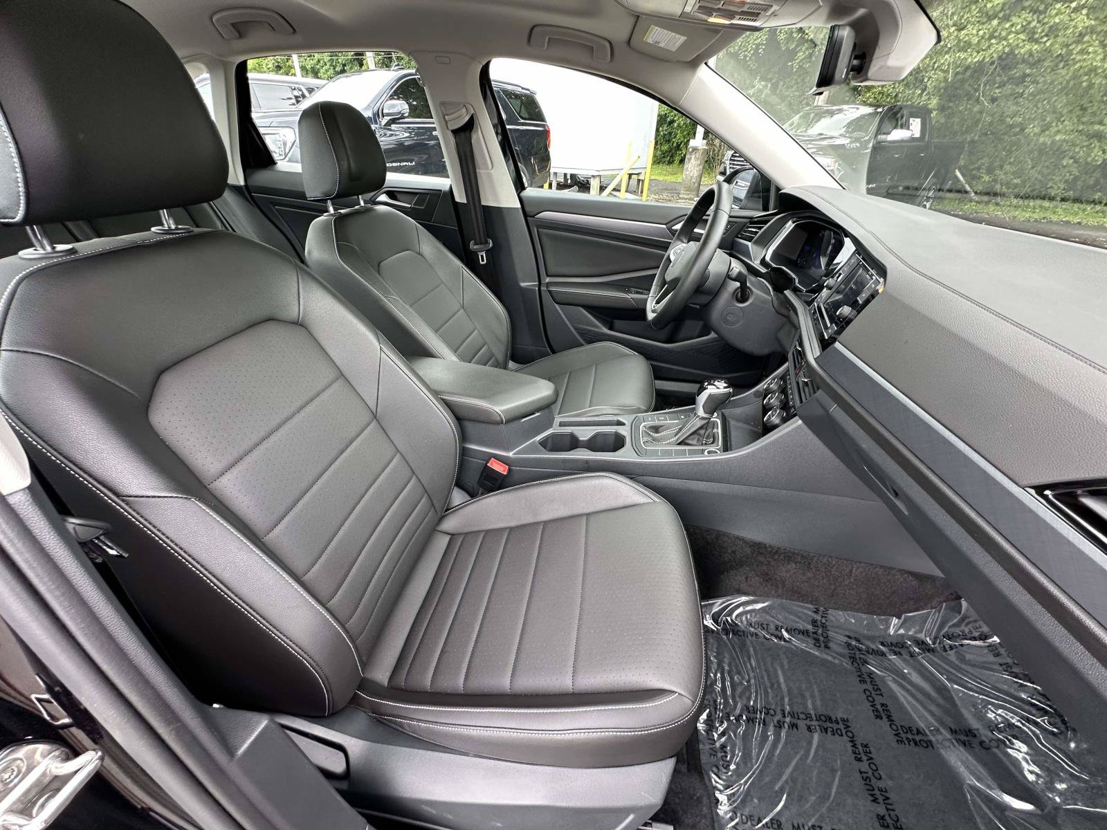 Used 2023 Volkswagen Jetta SE FWD image 28