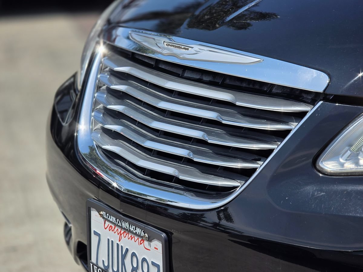 Used 2012 Chrysler 200 Limited FWD image 7