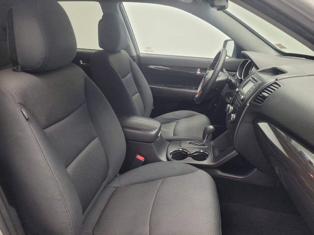 Used 2013 Kia Sorento LX w/ Convenience Pkg image 21