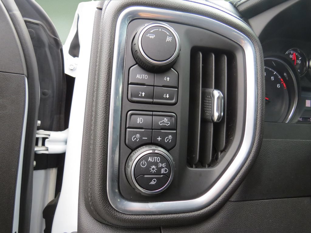 Certified 2019 Chevrolet Silverado 1500 LTZ w/ LTZ Premium Package AWD/4WD image 23