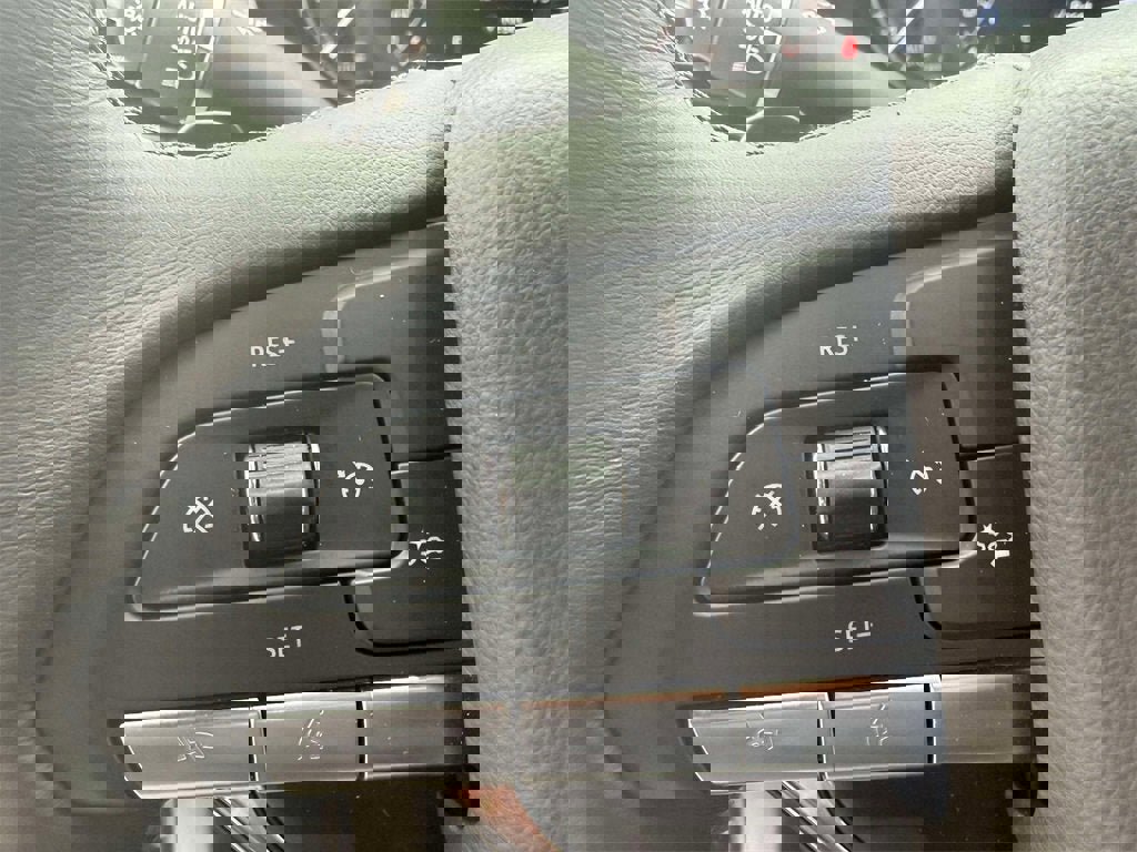 New 2025 Cadillac XT6 Luxury image 17