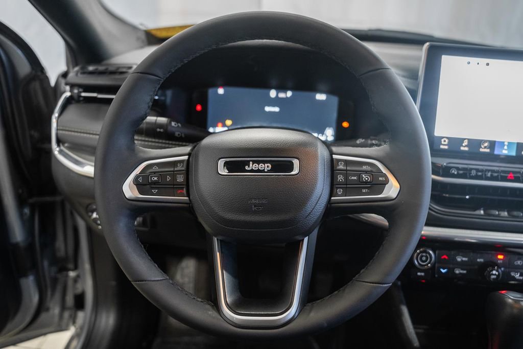 Used 2023 Jeep Compass High Altitude AWD/4WD image 28