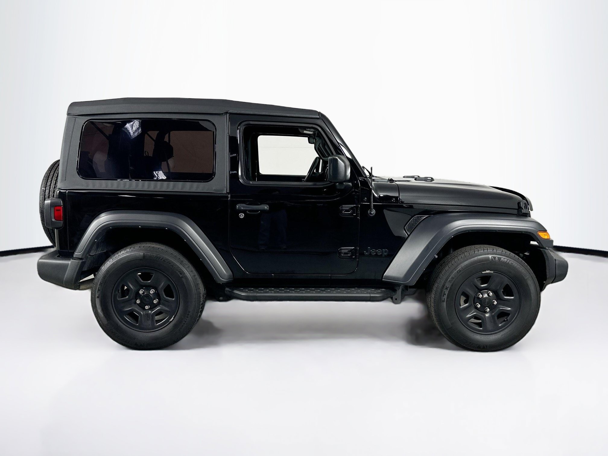 Used 2023 Jeep Wrangler Sport AWD/4WD image 4