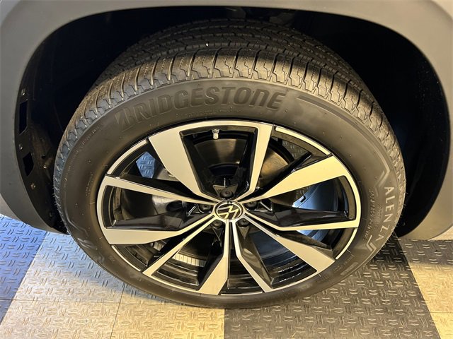 New 2026 Volkswagen Atlas Cross Sport SEL Premium R-Line image 9