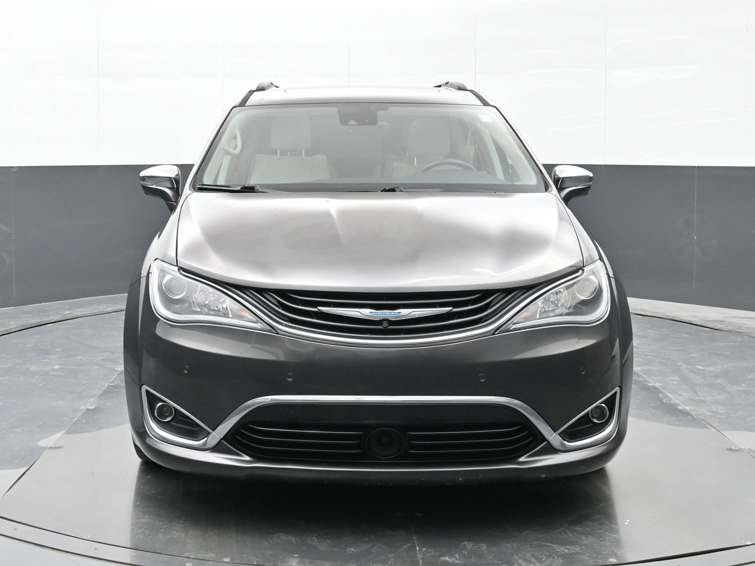 Used 2018 Chrysler Pacifica Limited w/ Advanced Safetytec Group FWD image 7