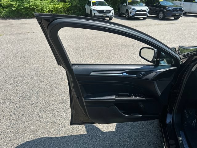 Used 2020 Ford Fusion Titanium FWD image 24
