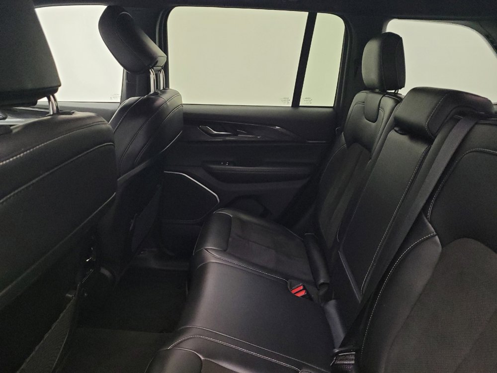 Used 2023 Jeep Grand Cherokee Altitude image 18